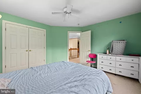 Bedroom - 47341 Middle Bluff Pl, Sterling, VA 20165 photo 2 of 9