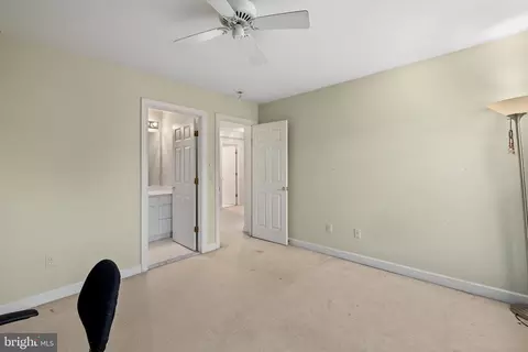 Bedroom - 47341 Middle Bluff Pl, Sterling, VA 20165 photo 6 of 9