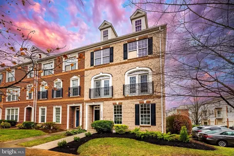 19320 Gardner View Sq, Leesburg, VA 20176