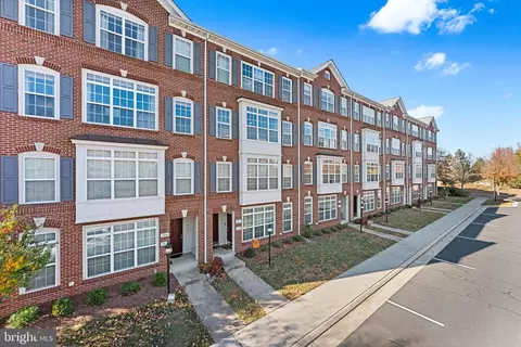 22637 Settlers Trail Ter, Brambleton, VA 20148