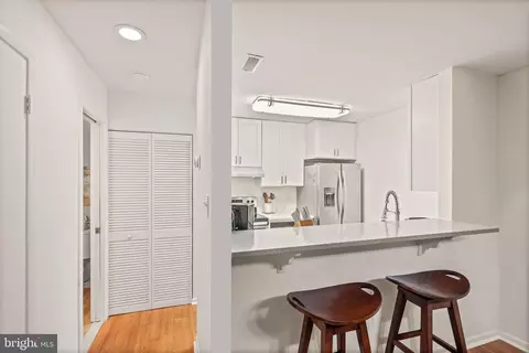 Kitchen - 1058 Warwick Ct, Sterling, VA 20164 photo 1 of 8