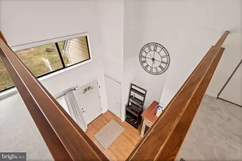 Entry Way - 1058 Warwick Ct, Sterling, VA 20164 photo 5 of 5
