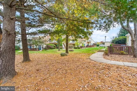 Exterior - 1058 Warwick Ct, Sterling, VA 20164 photo 2 of 8