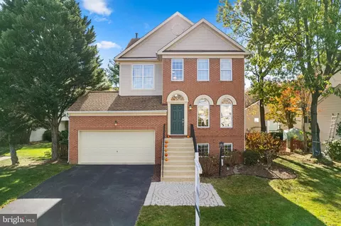 43443 Katling Sq, Chantilly, VA 20152