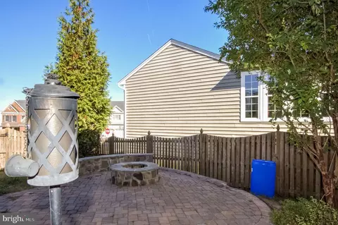 Exterior - 43158 Barnstead Dr, Ashburn, VA 20148 photo 3 of 4