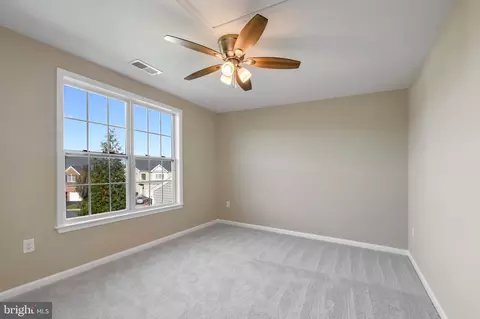 Bedroom - 43158 Barnstead Dr, Ashburn, VA 20148 photo 2 of 4