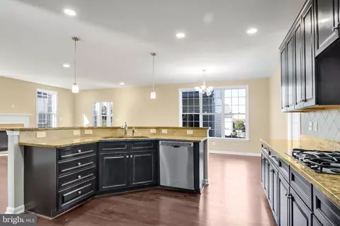 Kitchen - 43158 Barnstead Dr, Ashburn, VA 20148 photo 1 of 1