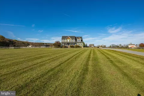 12093 Mountain Watch Ct, Lovettsville, VA 20180