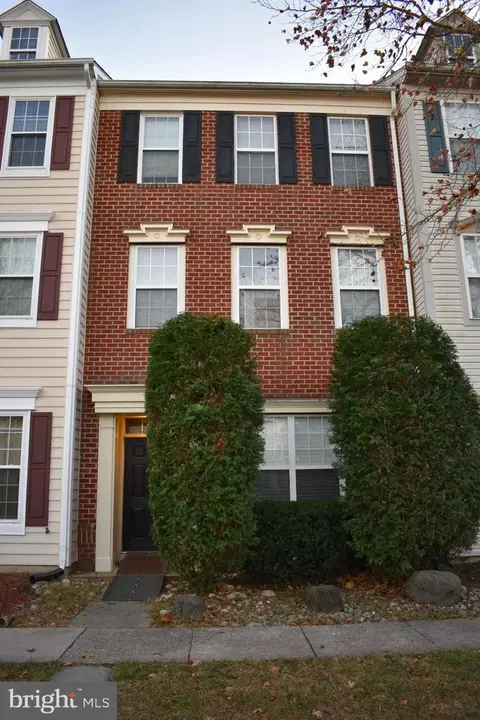 43575 Mink Meadows St, Chantilly, VA 20152