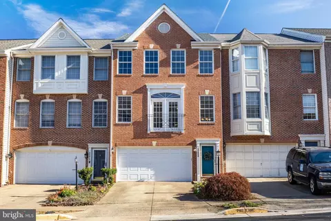 20950 Cherokee Ter, Sterling, VA 20165