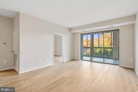 19355 Cypress Ridge Ter #304, Leesburg, VA 20176
