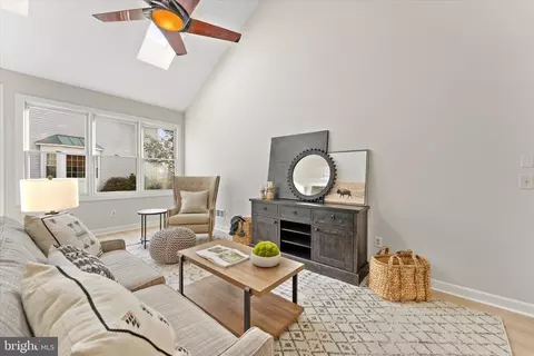 20944 Cox Mills Ct, Ashburn, VA 20147 photo 8