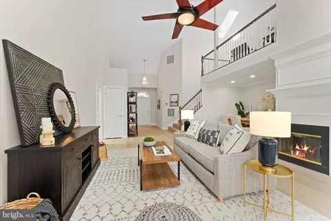 20944 Cox Mills Ct, Ashburn, VA 20147 photo 10