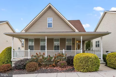 17438 Lethridge Cir, Round Hill, VA 20141
