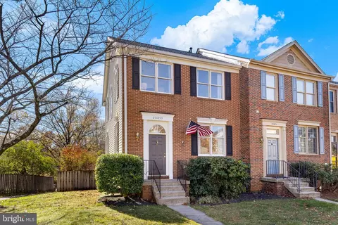 20853 Sandstone Sq, Sterling, VA 20165