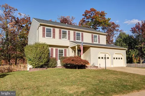 164 Applegate Dr, Sterling, VA 20164