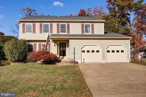 164 Applegate Dr, Sterling, VA 20164 photo 2