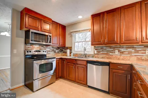 164 Applegate Dr, Sterling, VA 20164 photo 10