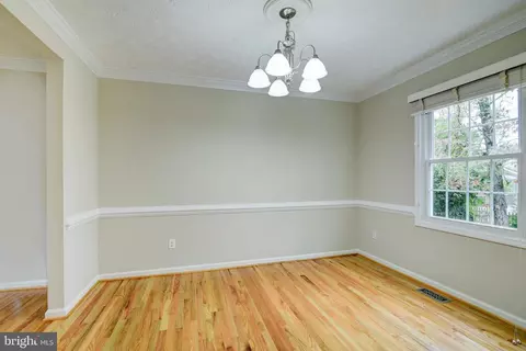 164 Applegate Dr, Sterling, VA 20164 photo 8