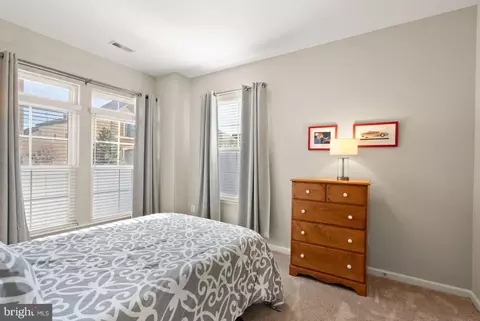 Bedroom - 20431 Codman Dr, Ashburn, VA 20147 photo 3 of 6