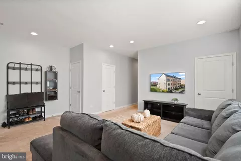 Entry Way - 20431 Codman Dr, Ashburn, VA 20147 photo 5 of 14