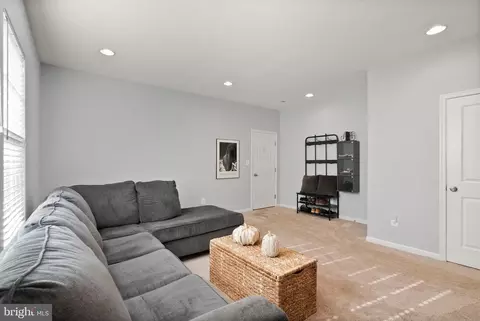 Entry Way - 20431 Codman Dr, Ashburn, VA 20147 photo 6 of 14