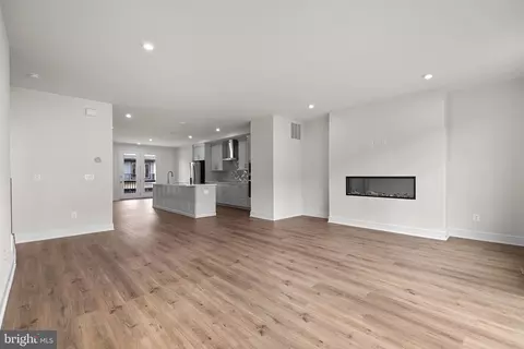 Living - 21728 Charing Cross Ter, Broadlands, VA 20148 photo 1 of 4
