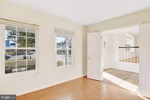 30 Brinks Ct, Sterling, VA 20165 photo 6