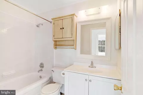 30 Brinks Ct, Sterling, VA 20165 photo 15