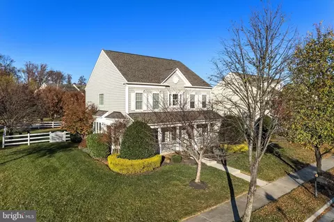 41401 Windybush Dr, Leesburg, VA 20175