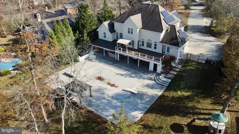 21490 Cedar Dr, Sterling, VA 20164