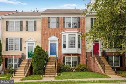 43450 Katling Sq, Chantilly, VA 20152
