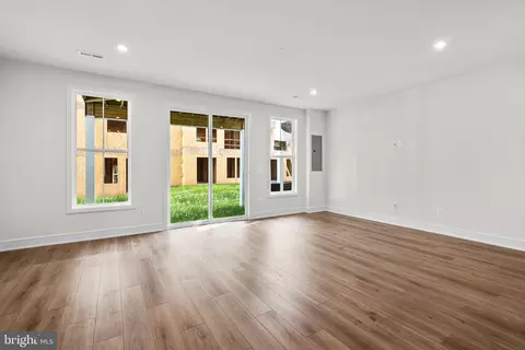 Living - 23090 Copper Tree Ter, Ashburn, VA 20148 photo 1 of 7