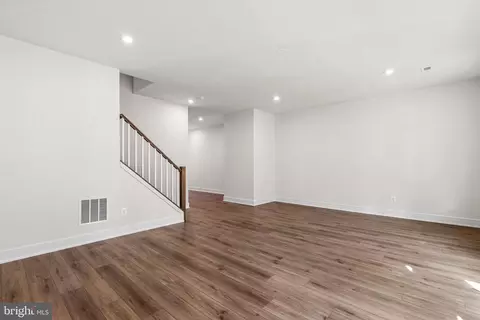 Living - 23090 Copper Tree Ter, Ashburn, VA 20148 photo 2 of 7
