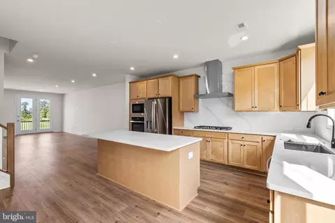 Kitchen - 23090 Copper Tree Ter, Ashburn, VA 20148 photo 2 of 2