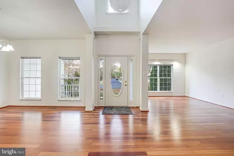 20935 Gardengate Cir, Ashburn, VA 20147 photo 3