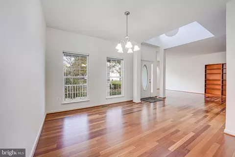 20935 Gardengate Cir, Ashburn, VA 20147 photo 8