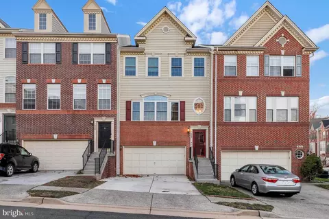 630 Howitzer Ter NE, Leesburg, VA 20176