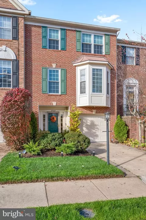 47527 Sharpskin Island Sq, Sterling, VA 20165