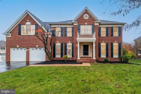 19925 Hazeltine Pl, Ashburn, VA 20147