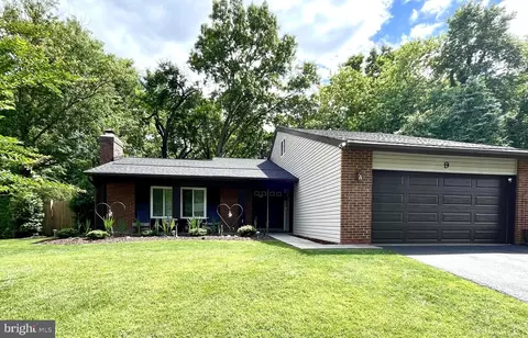 9 Running Brook Ln, Sterling, VA 20164