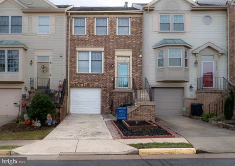 21742 Leatherleaf Cir, Sterling, VA 20164
