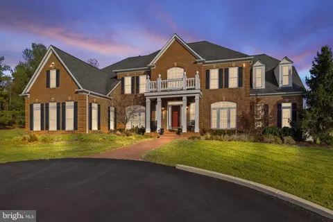 18668 Grove Church Ct, Leesburg, VA 20175
