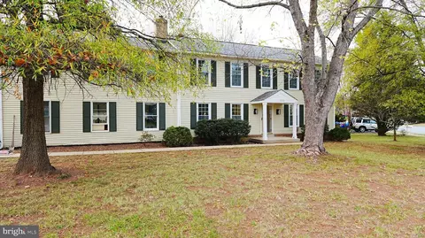 10153 Yorktown Way, Great Falls, VA 22066