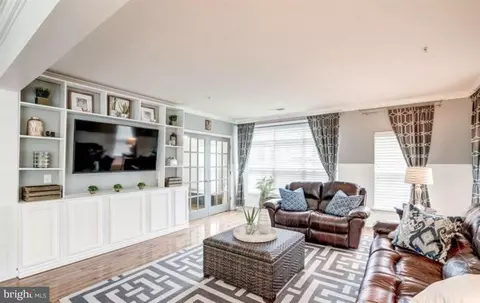 42584 Cardinal Trace Ter, Brambleton, VA 20148