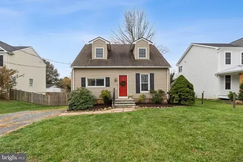 410 E G St, Purcellville, VA 20132