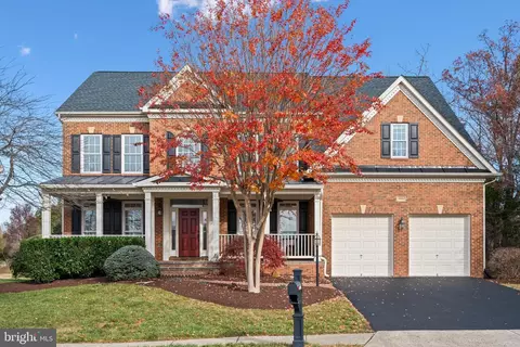 43332 Clarecastle Dr, Chantilly, VA 20152