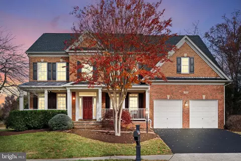 43332 Clarecastle Dr, Chantilly, VA 20152 photo 2