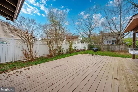 105 Baker Ln, Sterling, VA 20164 photo 46