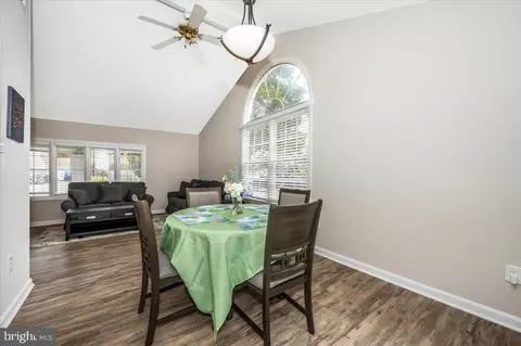 105 Baker Ln, Sterling, VA 20164 photo 21